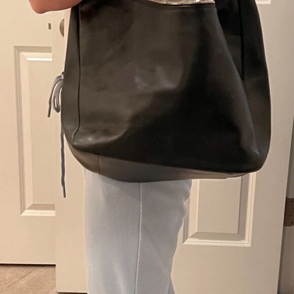 BURBERRY shoulder bag. PRISTINE condition. - Picture 6 of 6